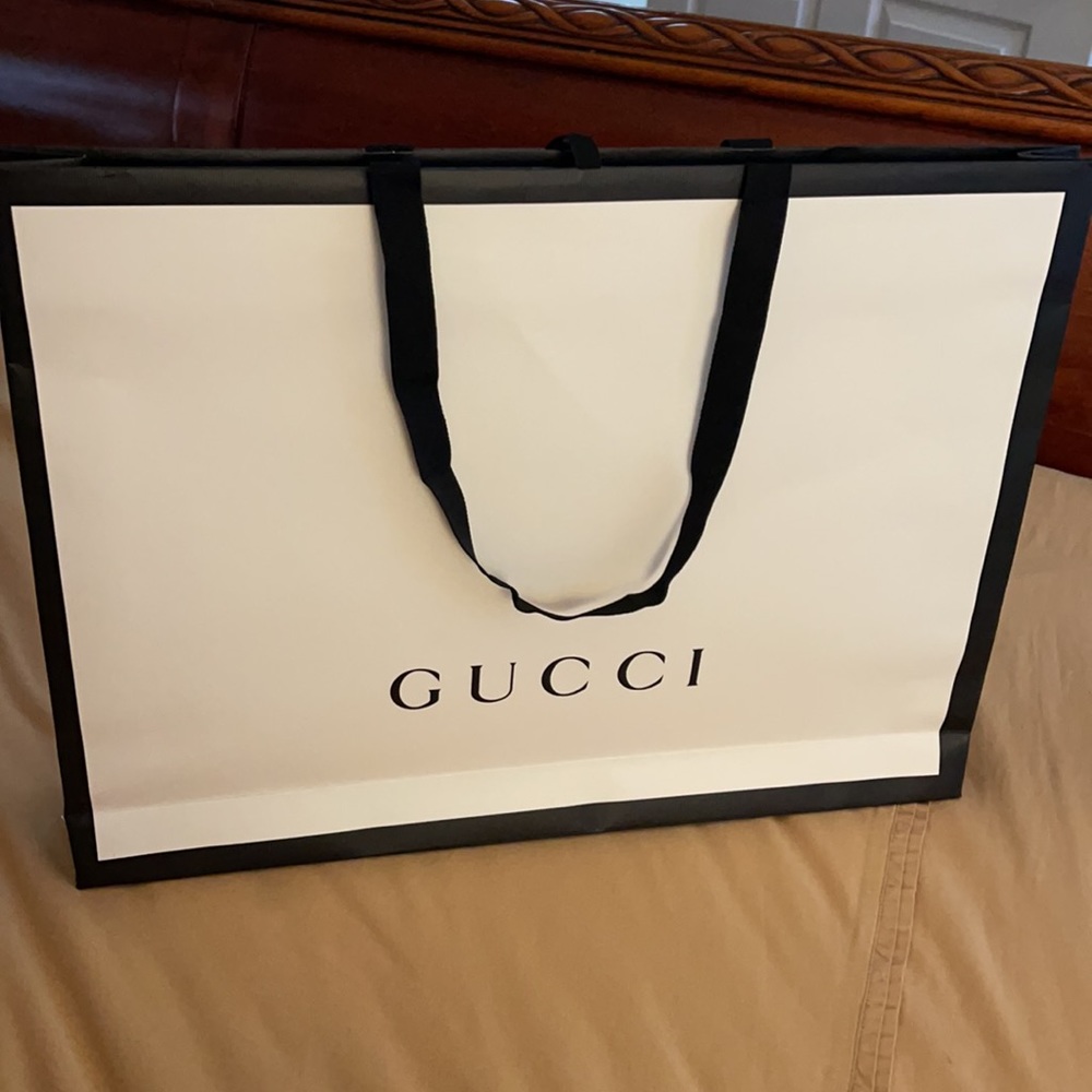 Gucci shopping bag